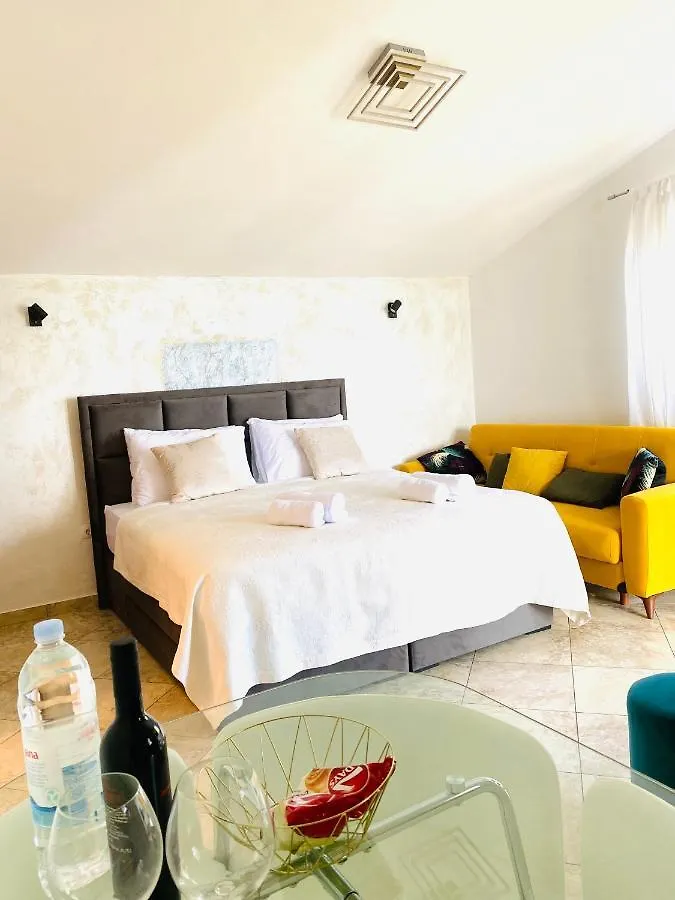 Malako Family Apartments Seline